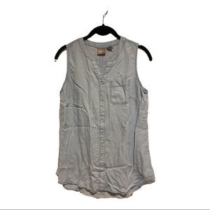 Chico's Sleeveless Button Down